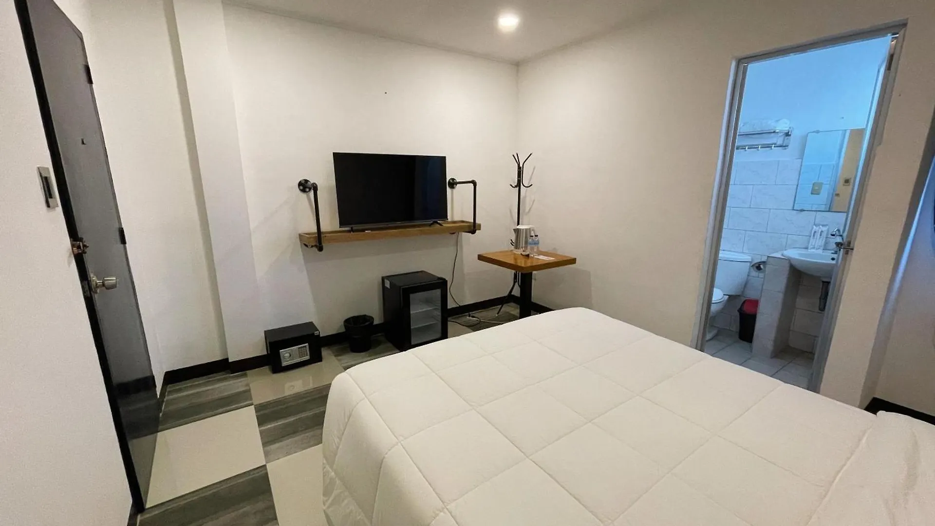 Bluewing Hotel Angeles Powered By Cocotel 3*,