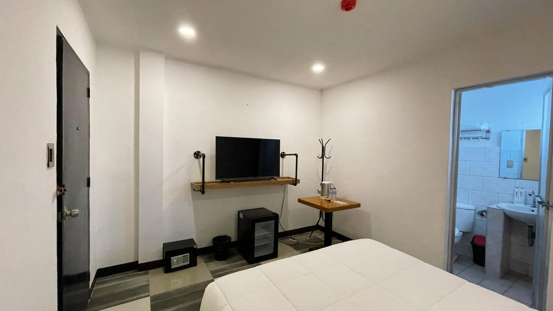 Bluewing Hotel Angeles Powered By Cocotel Filippine