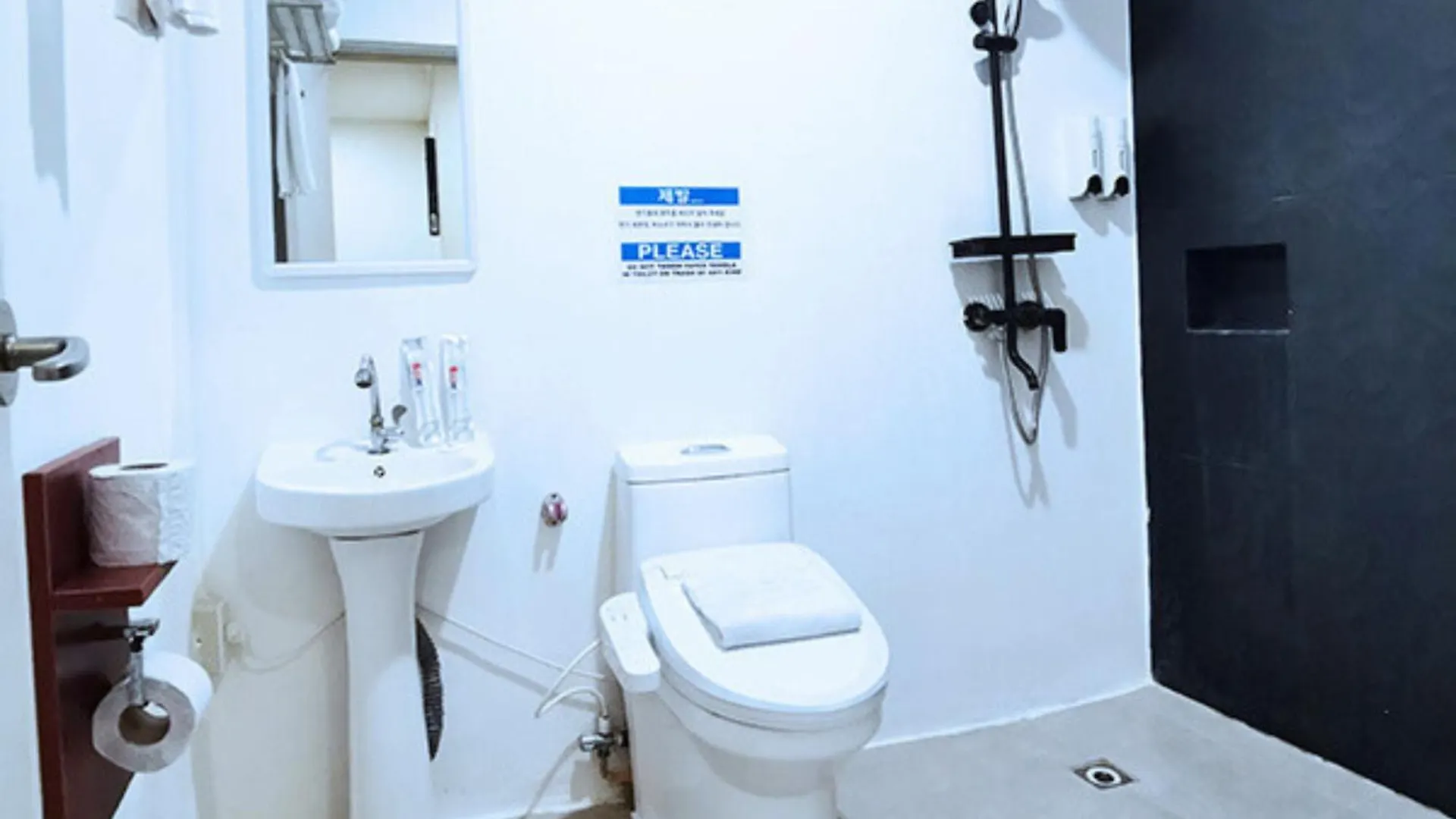 Bluewing Hotel Angeles Powered By Cocotel 3*,  Filipinas