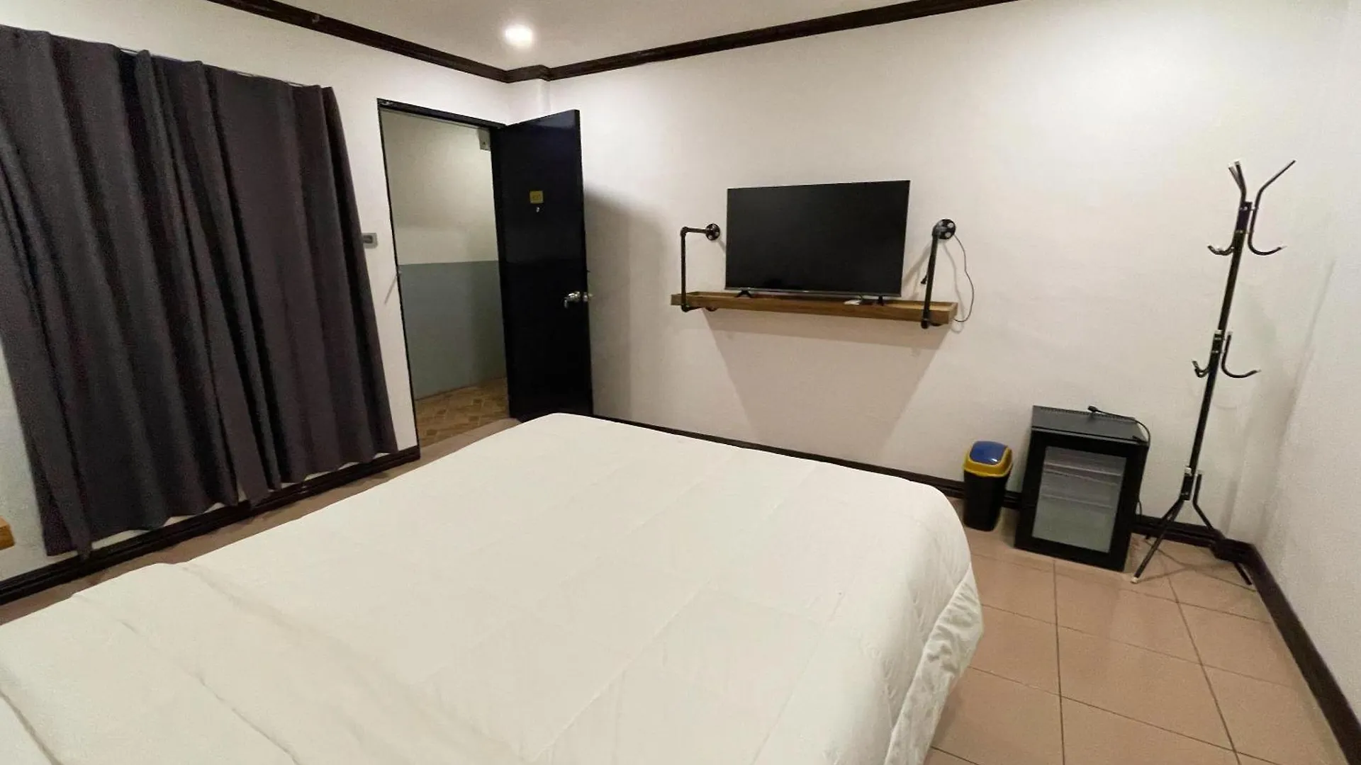 Bluewing Hotel Angeles Powered By Cocotel 3*,  Filipinas