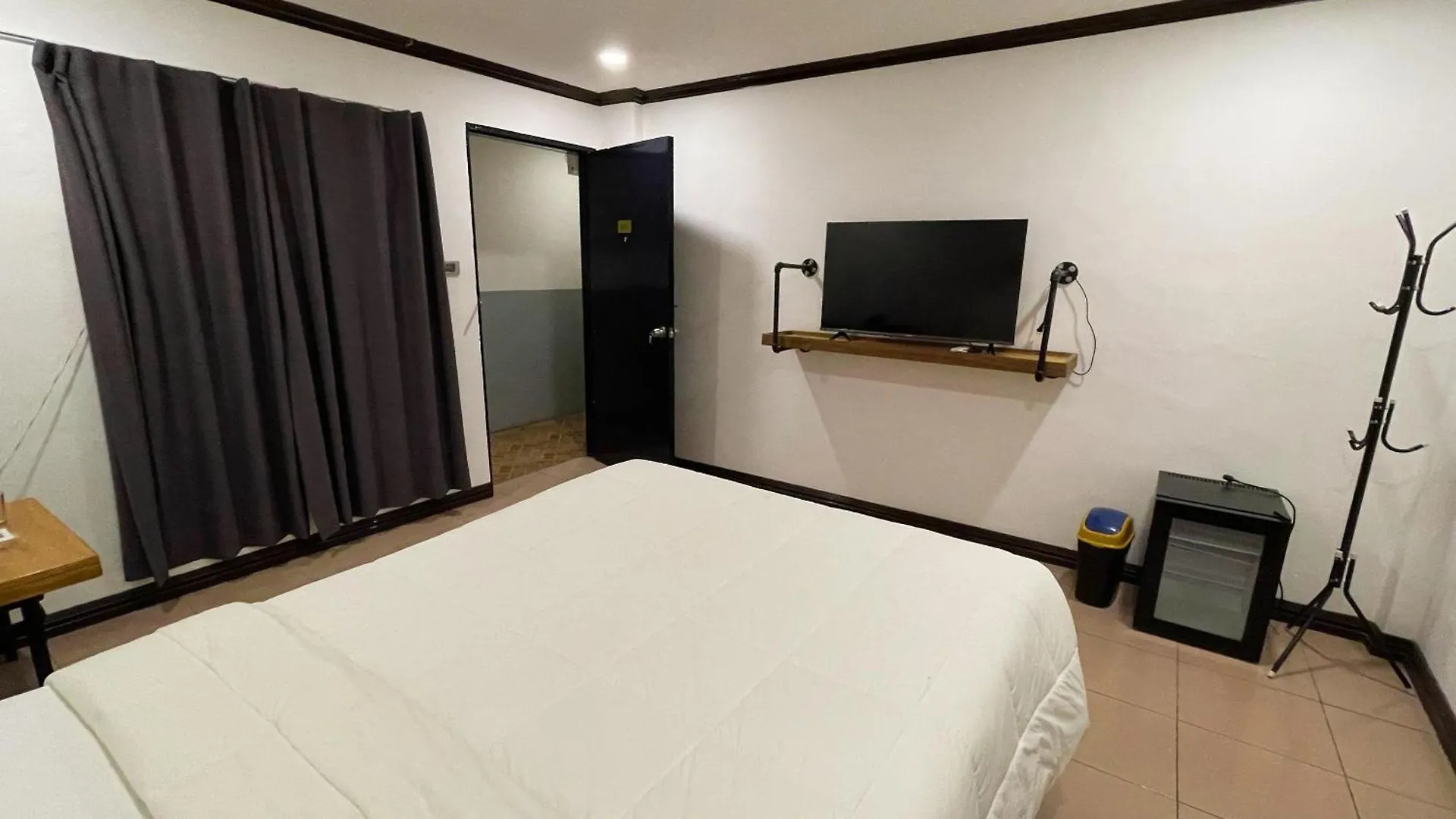Inn Bluewing Hotel Angeles Powered By Cocotel