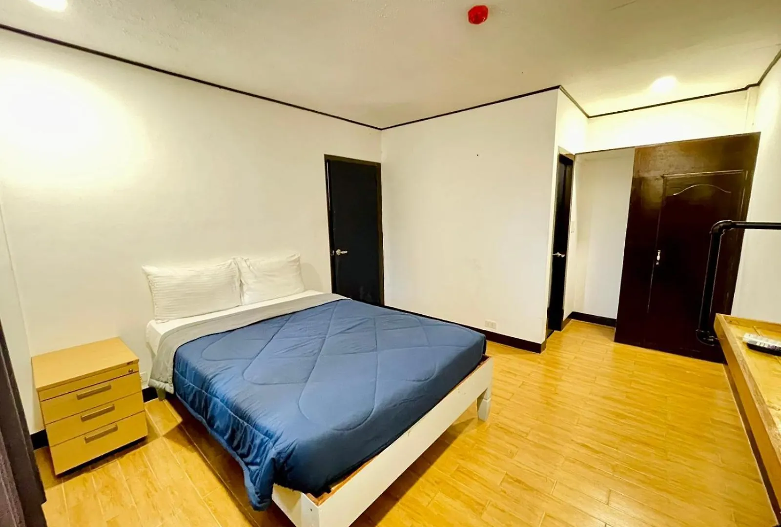 Inn Bluewing Hotel Angeles Powered By Cocotel